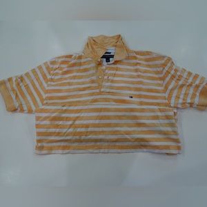 Good condition. It’s a peach color with white strips.